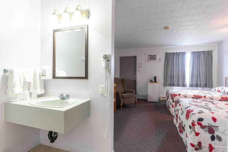 Motel Claude Degelis Exteriér fotografie